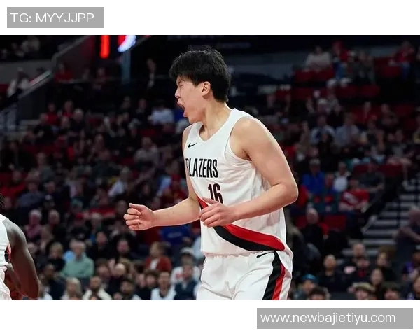 翻译谈杨瀚森：新秀应迎难而上努力追赶前辈与大哥的脚步